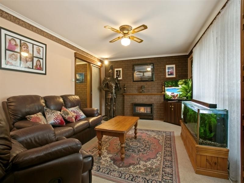 42 Honeysuckle Drive, Hope Valley SA 5090