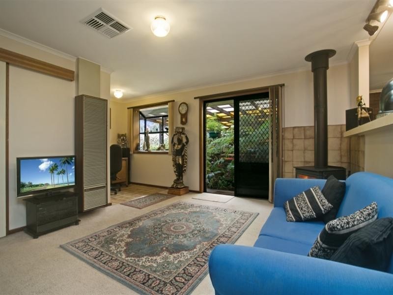 42 Honeysuckle Drive, Hope Valley SA 5090