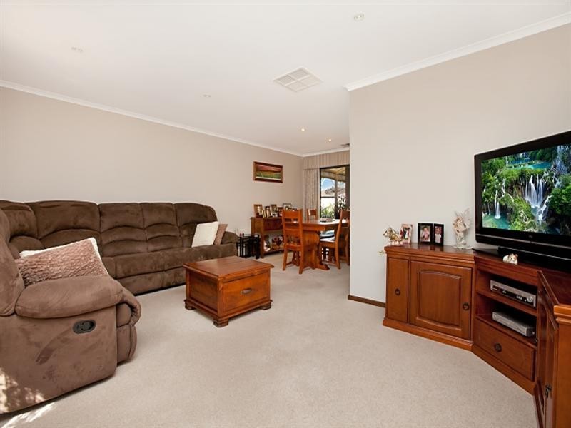 1 Dresden Road, Modbury Heights SA 5092