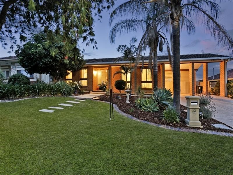 32 Audrey Crescent, Valley View SA 5093