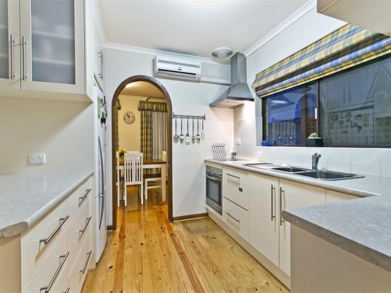 32 Audrey Crescent, Valley View SA 5093