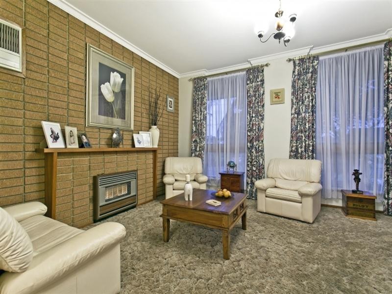 32 Audrey Crescent, Valley View SA 5093