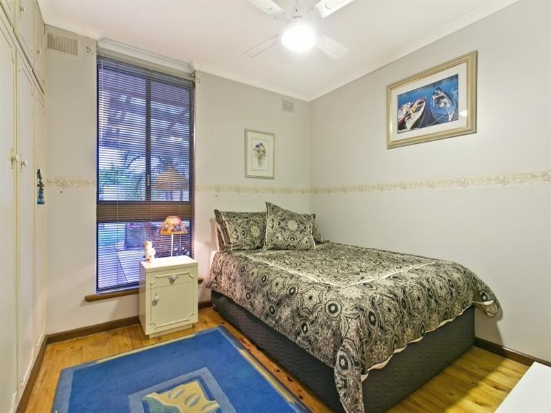 32 Audrey Crescent, Valley View SA 5093