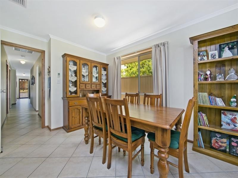 2/1 Somerset Avenue, Redwood Park SA 5097