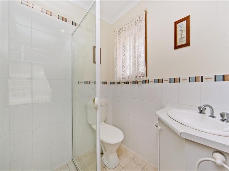 2/1 Somerset Avenue, Redwood Park SA 5097