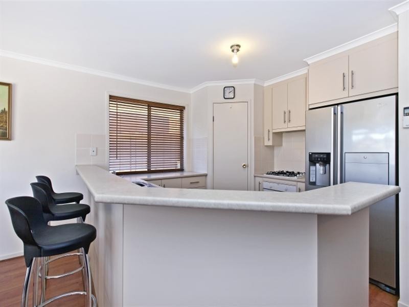 10 Tasos Drive, Munno Para West SA 5115
