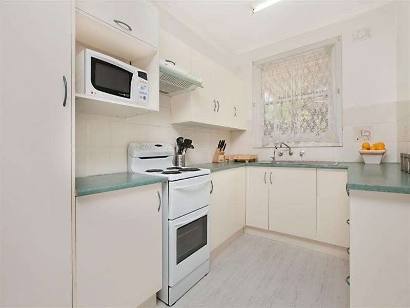 31 Winterbourne Avenue, Elizabeth Vale SA 5112