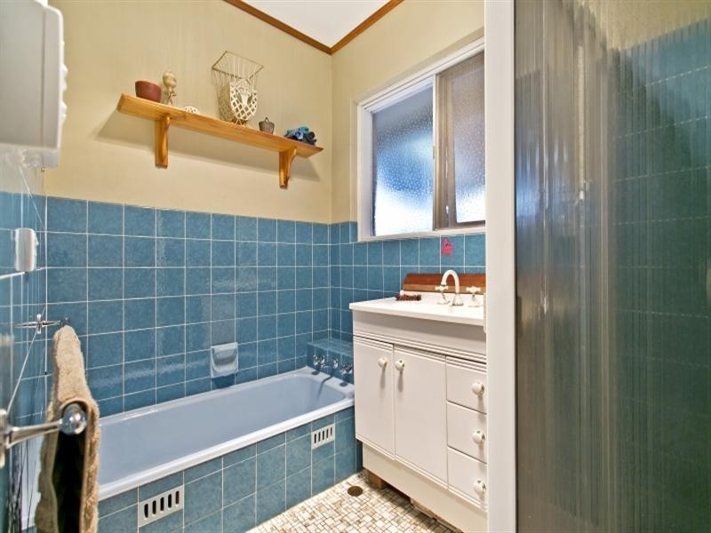 53 Eyre Crescent, Valley View SA 5093