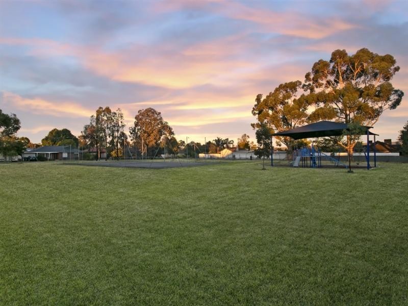 53 Eyre Crescent, Valley View SA 5093