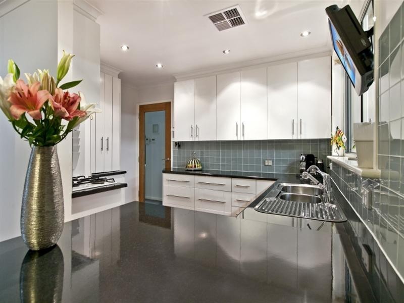 1 Wedge Street, Fairview Park SA 5126