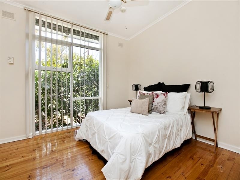 1 Parslow Road, Para Hills SA 5096