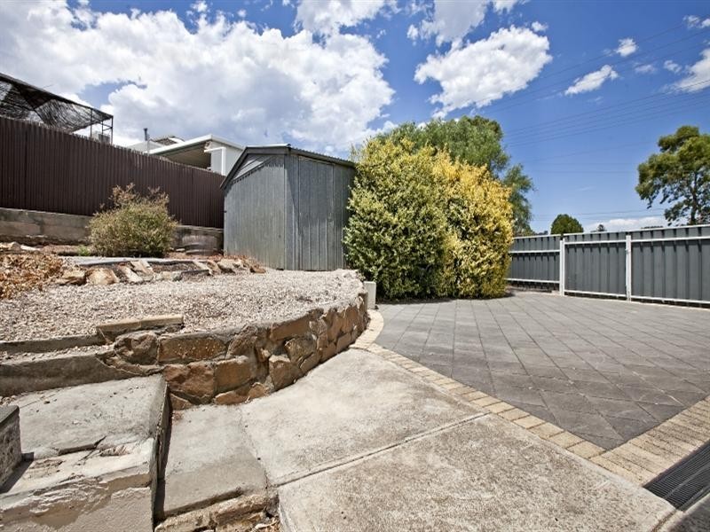 1 Parslow Road, Para Hills SA 5096