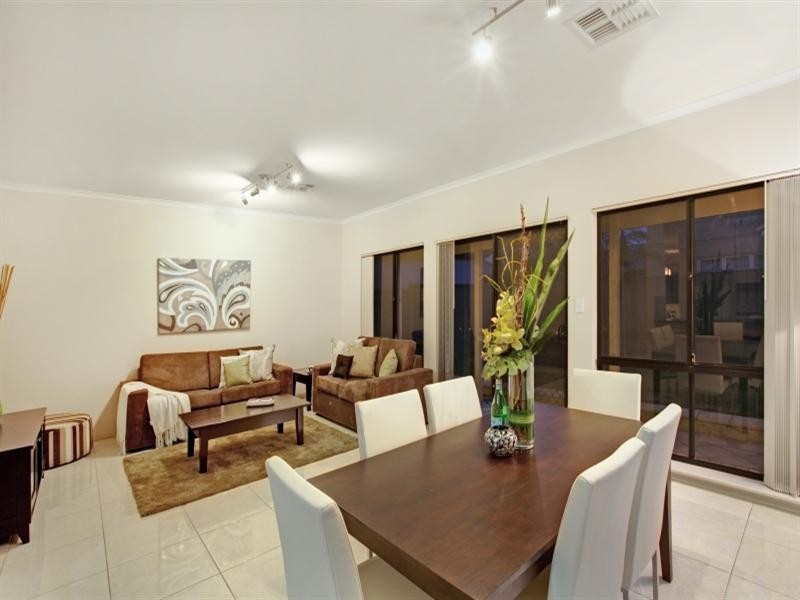 80 Shoalhaven Circuit, Mawson Lakes SA 5095