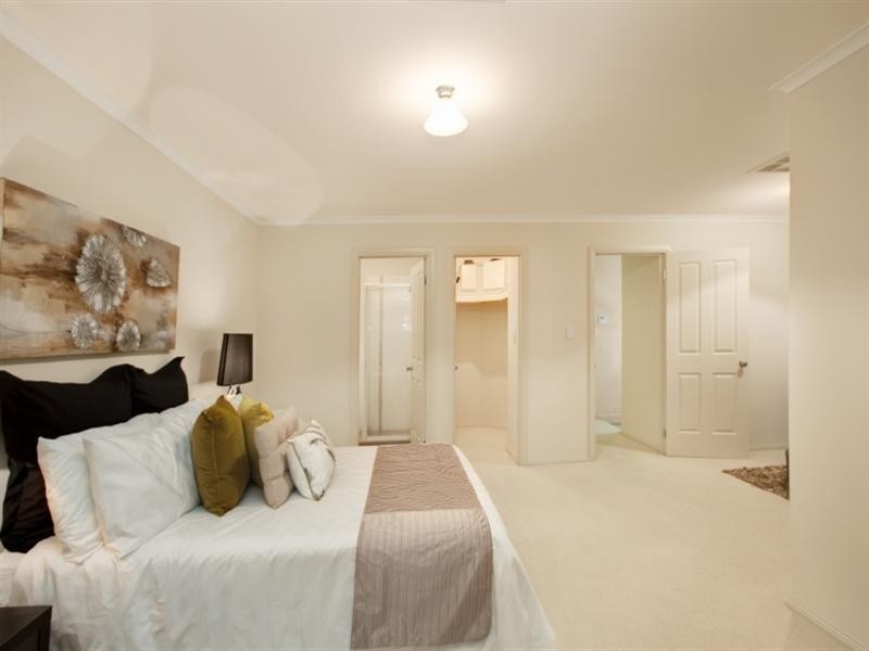 80 Shoalhaven Circuit, Mawson Lakes SA 5095