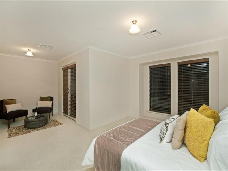 80 Shoalhaven Circuit, Mawson Lakes SA 5095