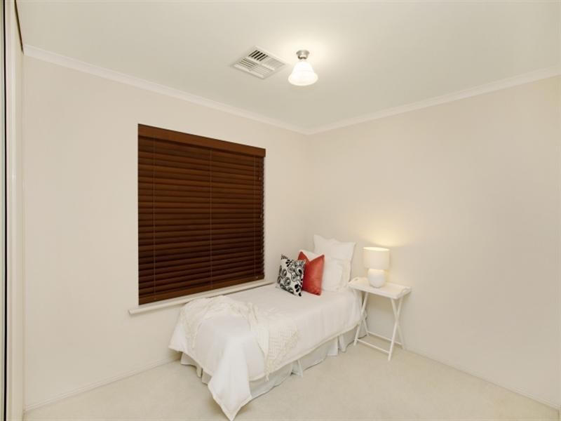 80 Shoalhaven Circuit, Mawson Lakes SA 5095