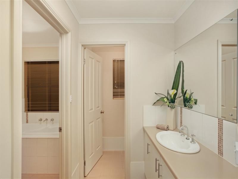 80 Shoalhaven Circuit, Mawson Lakes SA 5095