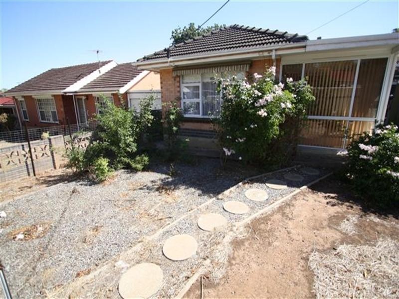 34 Pamela Drive, Para Hills SA 5096