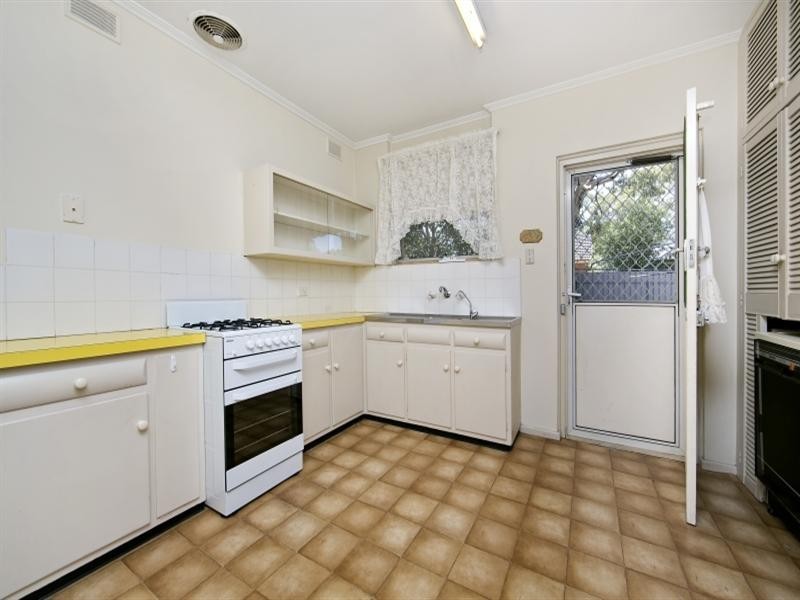 5 Salisbury Avenue, Valley View SA 5093