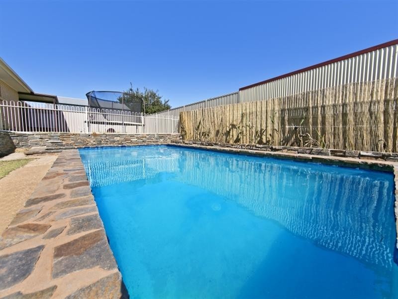 32 Currawong Crescent, Modbury Heights SA 5092