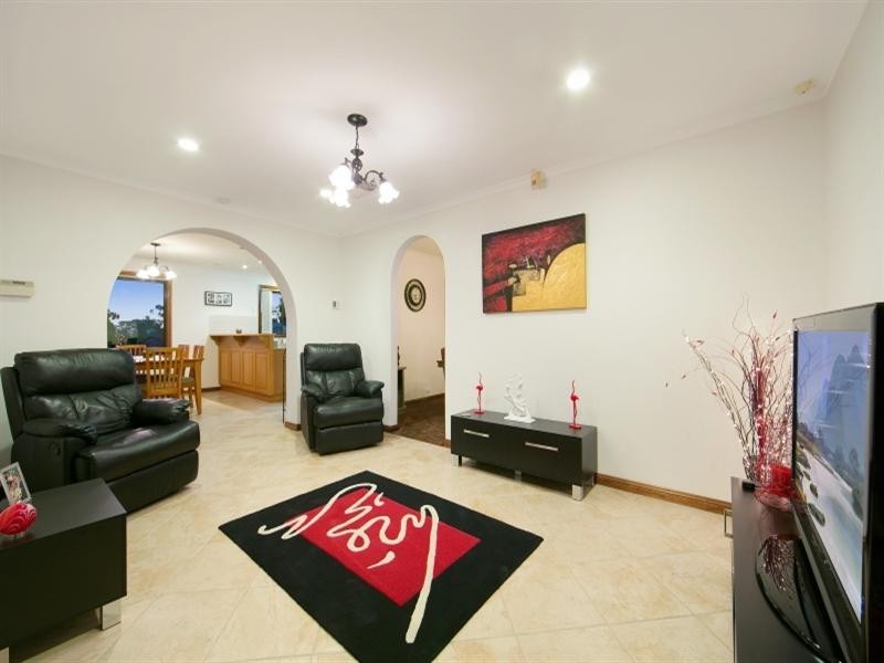 4 Cameron Court, Redwood Park SA 5097