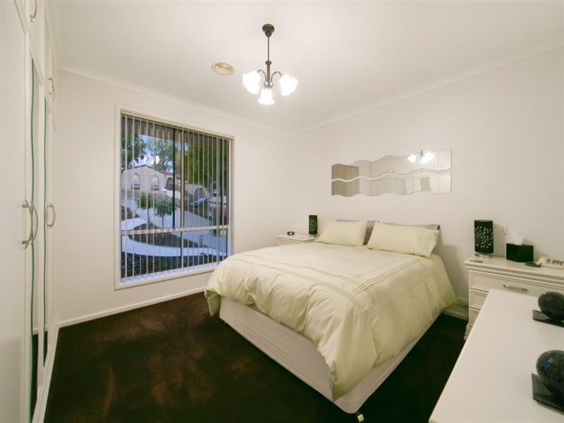 4 Cameron Court, Redwood Park SA 5097