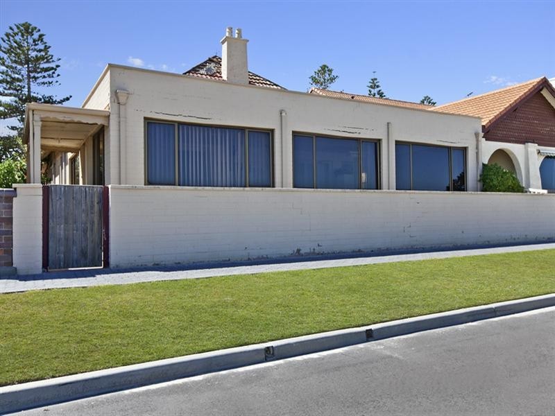 87 Esplanade, Henley Beach South SA 5022