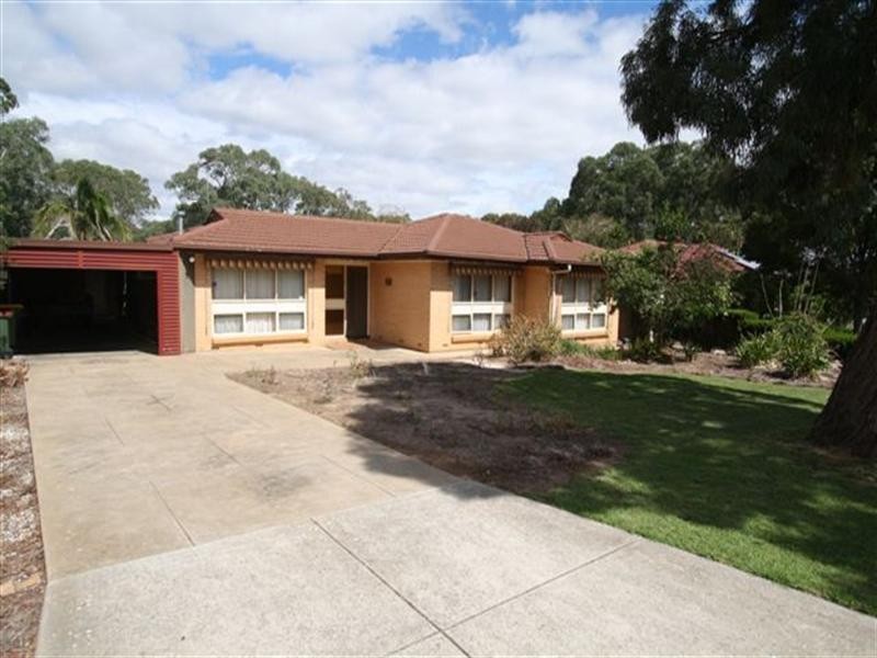 7 Carnarvon Avenue, Redwood Park SA 5097