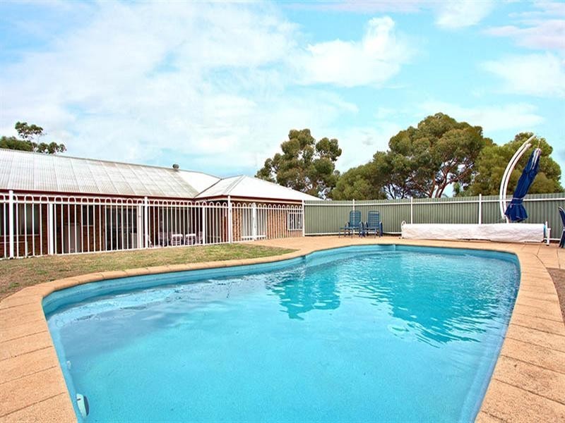 22 Blue Gum Court, Cockatoo Valley SA 5351