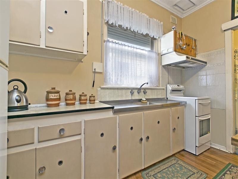 9 Stroud Street, Clearview SA 5085
