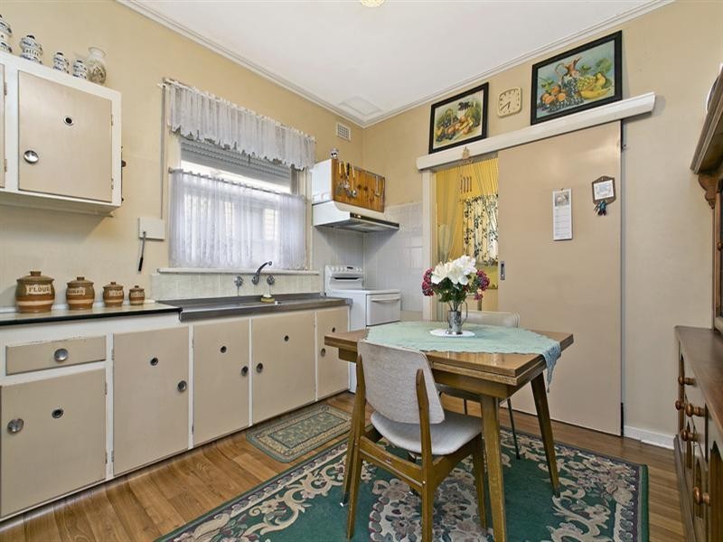 9 Stroud Street, Clearview SA 5085