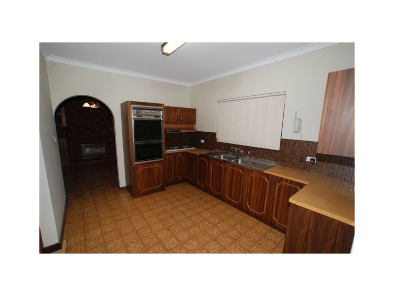 12 Chifley Avenue, Hope Valley SA 5090