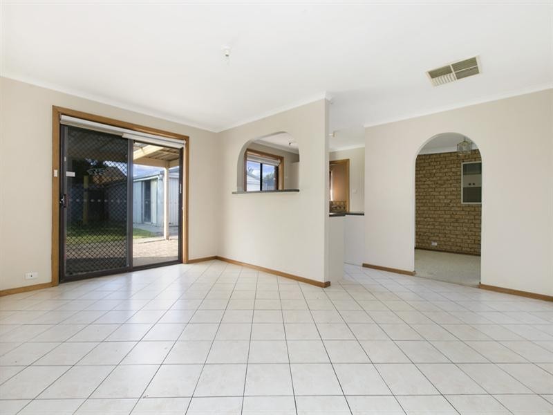 40 Hinkler Crescent, Modbury Heights SA 5092