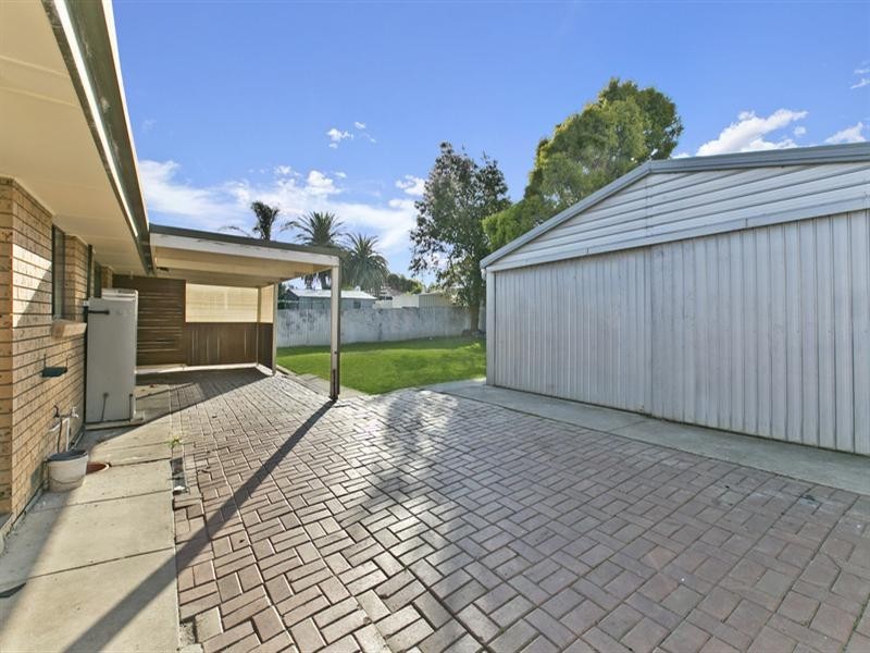 40 Hinkler Crescent, Modbury Heights SA 5092
