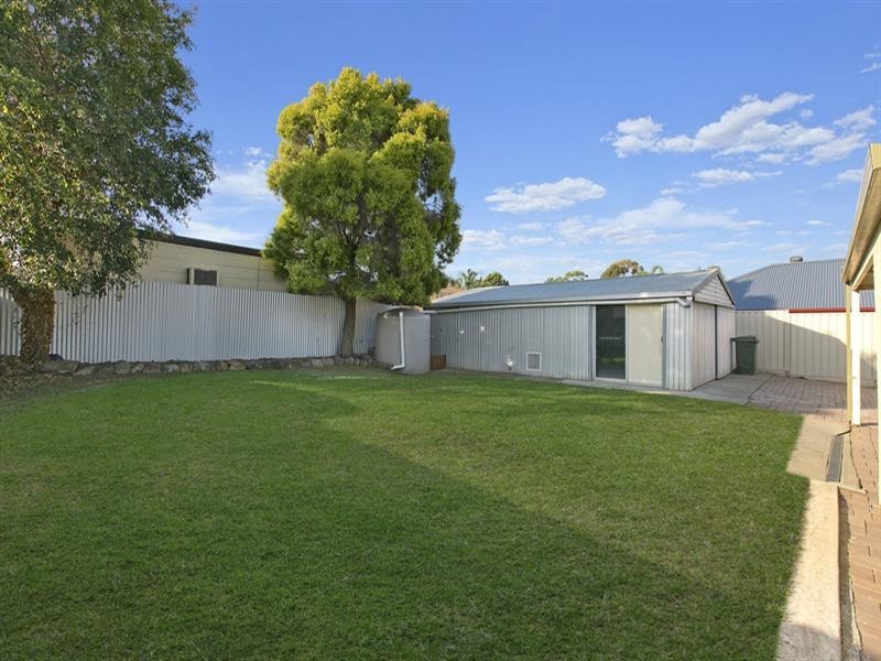 40 Hinkler Crescent, Modbury Heights SA 5092