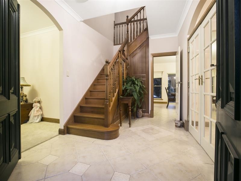 8 Huntingdale Court, Greenwith SA 5125