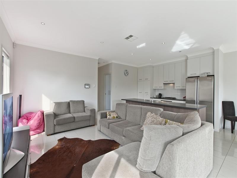 1a Dumfries Avenue, Northfield SA 5085