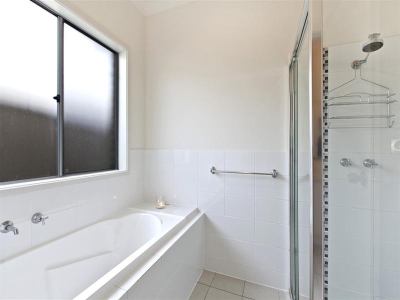 1a Dumfries Avenue, Northfield SA 5085