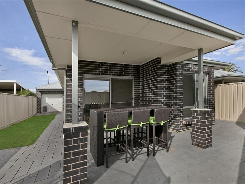 1a Dumfries Avenue, Northfield SA 5085