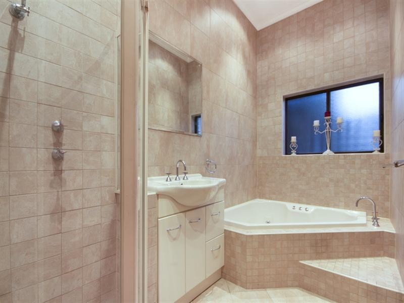 39 Landal Boulevard, Redwood Park SA 5097