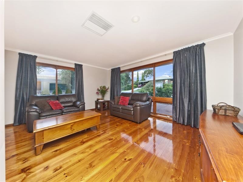 4 Pangari Drive, Fairview Park SA 5126