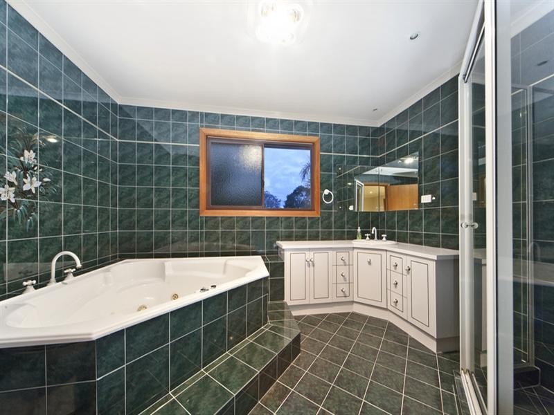 4 Pangari Drive, Fairview Park SA 5126