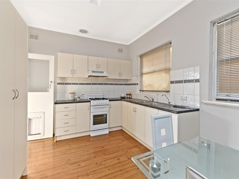 12 Walton Avenue, Clearview SA 5085