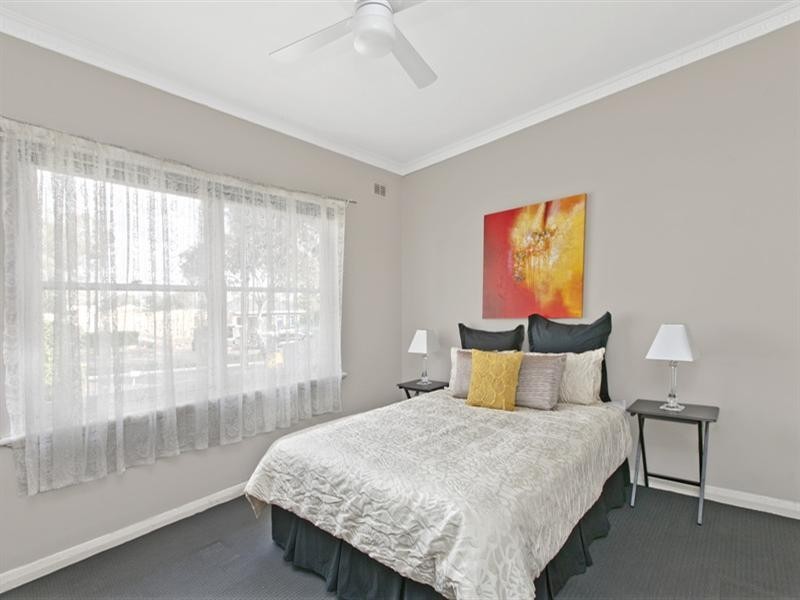 12 Walton Avenue, Clearview SA 5085