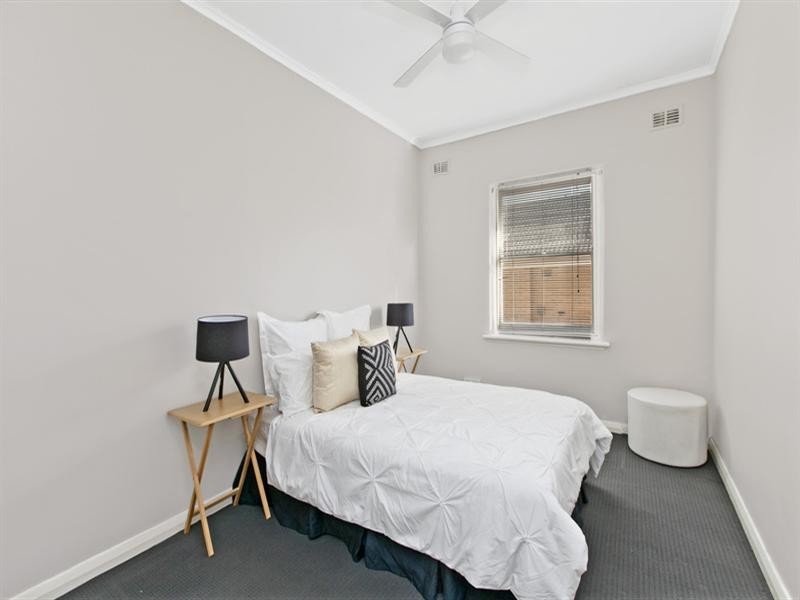 12 Walton Avenue, Clearview SA 5085