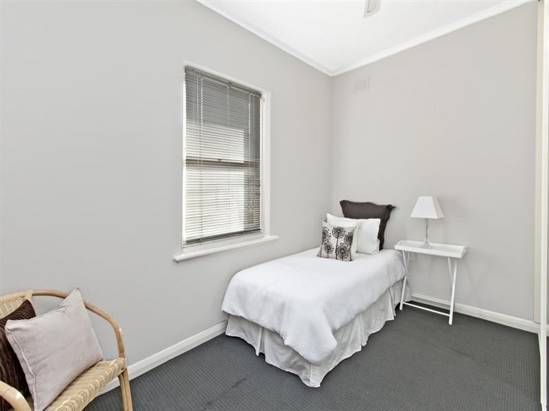 12 Walton Avenue, Clearview SA 5085