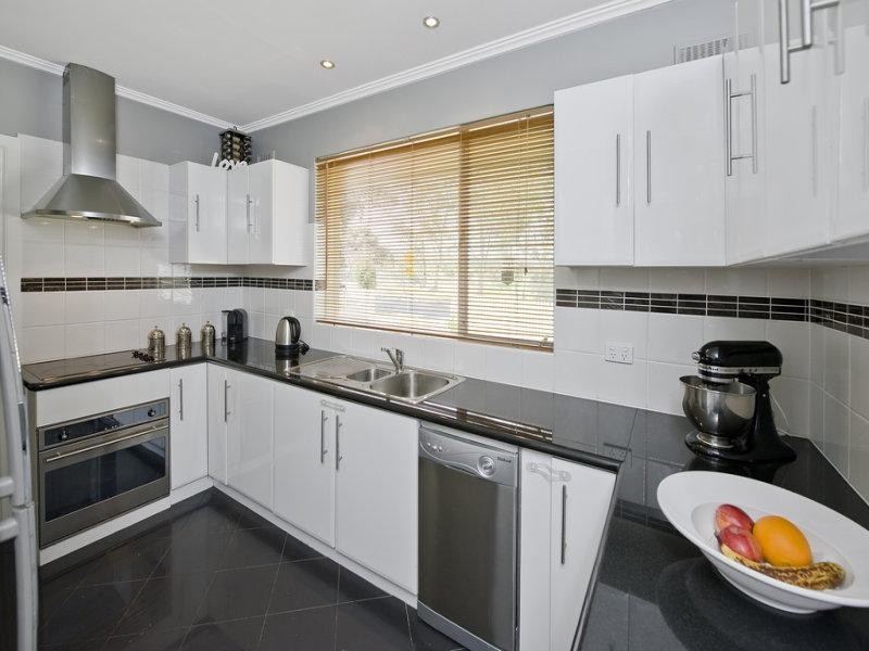 26 Whiting Road, St Agnes SA 5097