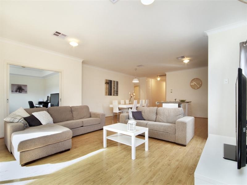 8 Lambert Avenue, Holden Hill SA 5088