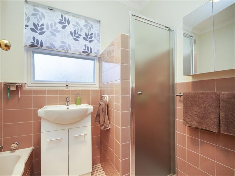 8 O’Loughlin Road, Valley View SA 5093