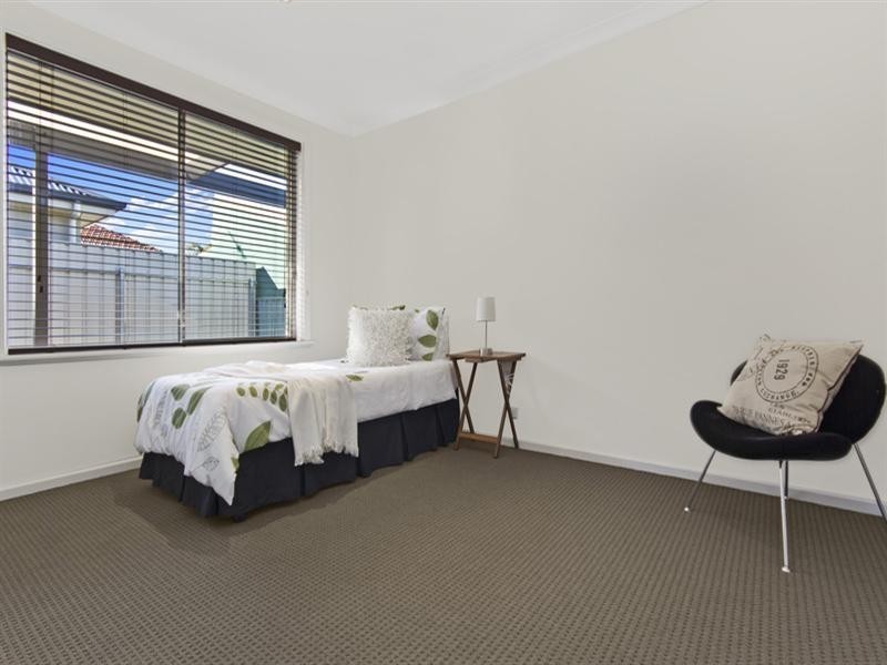 27 Waikerie Avenue, Hope Valley SA 5090